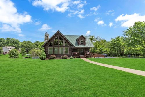 303 Sharon Grange Rd, Aliquippa, PA, 15001-5047 | Card Image