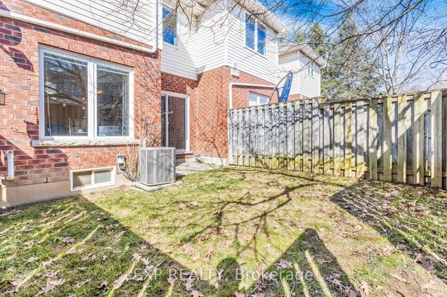 10 - 81 Valridge Dr, Condo with 3 bedrooms, 2 bathrooms and 1 parking in Ancaster ON | Image 17