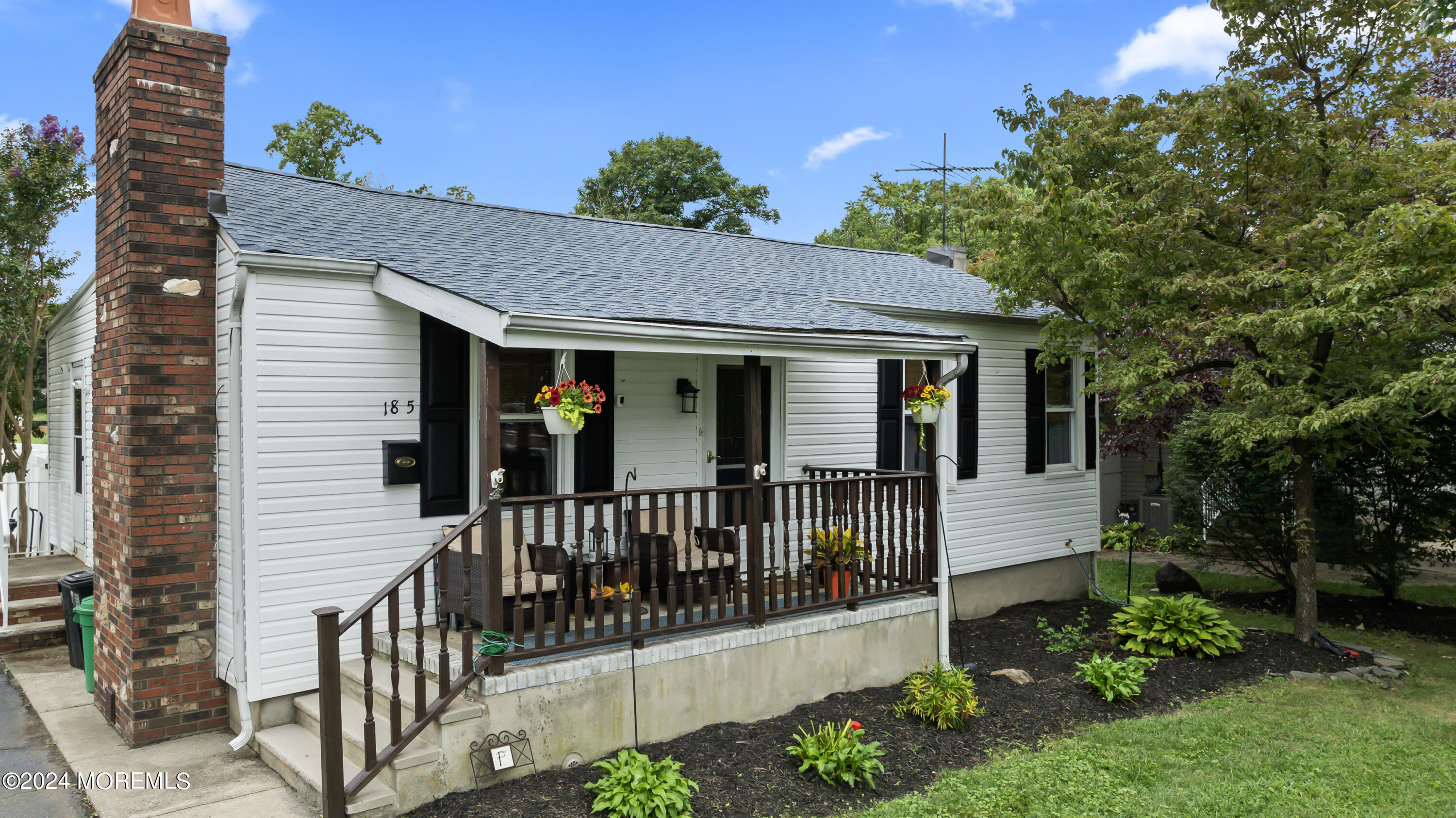 Van Cleaf Ln, Cliffwood, NJ 07721