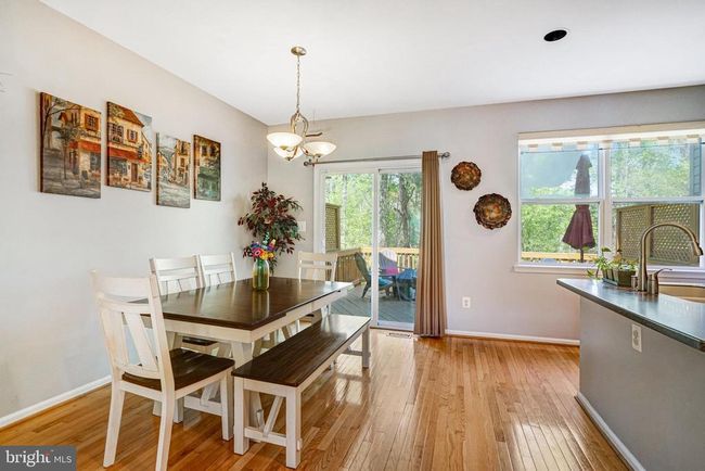 7721 Sullivan Cir, Townhouse with 3 bedrooms, 3 bathrooms and null parking in ALEXANDRIA VA | Image 8