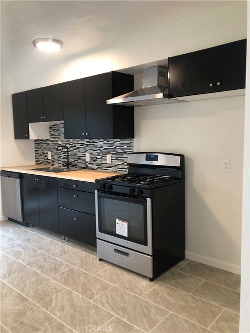 104-136 W Saginaw Way, Fresno, CA, 93705-2950 | Card Image