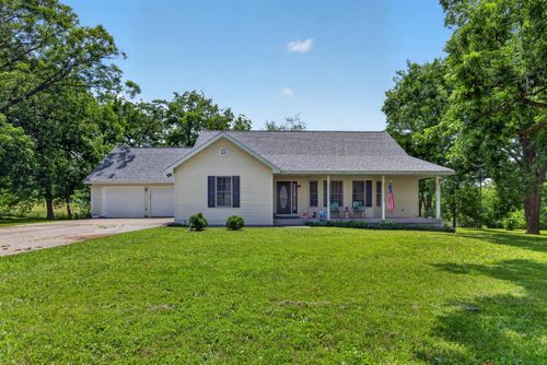 13830 E E Musket Road, Nevada, MO, 64772 | Card Image