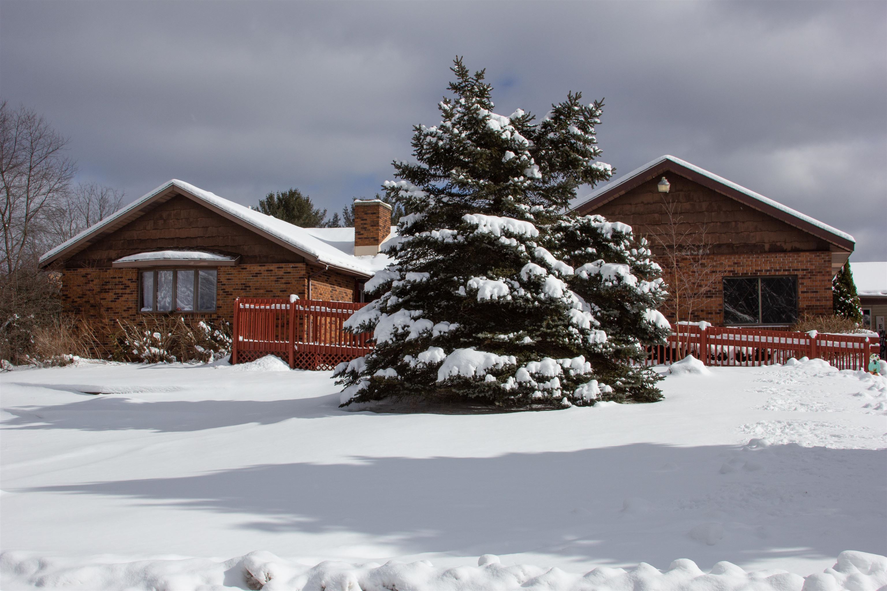 41 Rd, Cadillac, MI 49601
