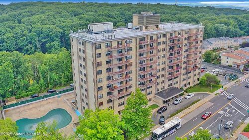 l-p-1000 Clove Rd, Staten Island, NY, 10301-3647 | Card Image