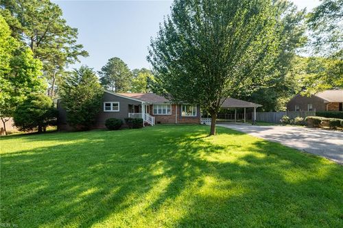 240 Hunts Neck Rd, Poquoson, VA, 23662-1016 | Card Image