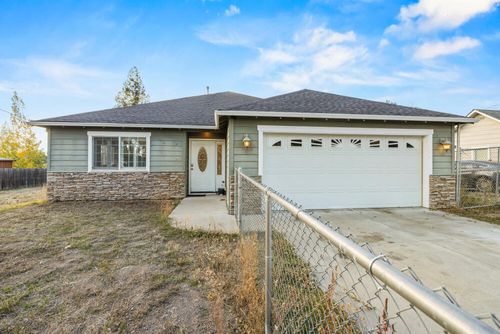 3126 Cortez St, Klamath Falls, OR, 97601-5614 | Card Image