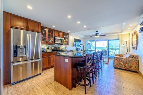 d6-4909 Lower Honoapiilani Rd, Lahaina, HI, 96761-9217 | Card Image
