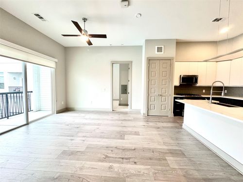 2125-401 W 25th St, Houston, TX, 77008-3184 | Card Image