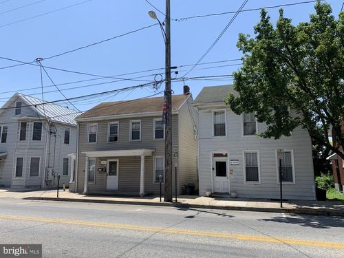38 N Earl St, SHIPPENSBURG, PA, 17257-1204 | Card Image
