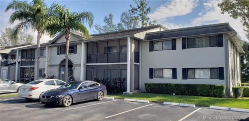 apt-103-20761 Ne 4th Pl, Miami, FL, 33179-1862 | Card Image