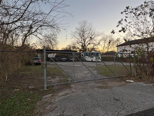 330 Connecticut St, Houston, TX, 77029-4710 | Card Image