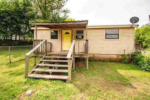 213 S B Street, Yale, OK, 74085 | Card Image