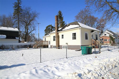 102 S Division St, Durand, MI, 48429-1510 | Card Image