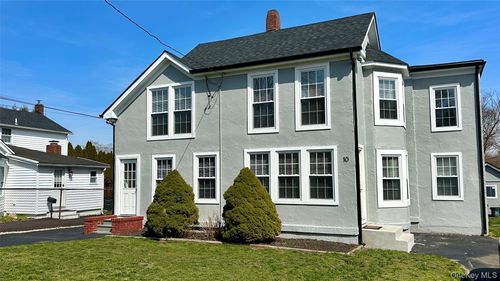1-10 Dale Dr, Oakdale, NY, 11769-1806 | Card Image