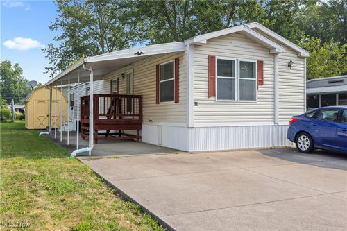428 Westwoods, Amherst, OH, 44001-2053 | Card Image