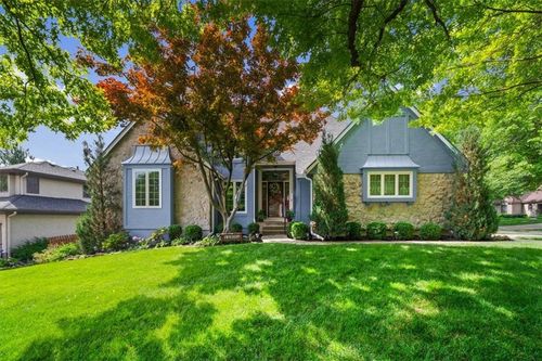 12600 Wenonga Ln, Leawood, KS, 66209-1408 | Card Image