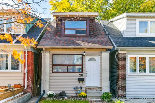 20 Kelvin Ave, Toronto, ON, M4C5C8 | Card Image