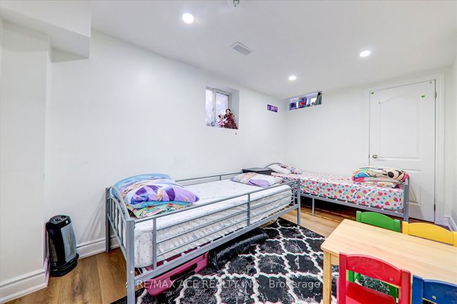 82 Warnford Cir, House other with 7 bedrooms, 5 bathrooms and 4 parking in Ajax ON | Image 42