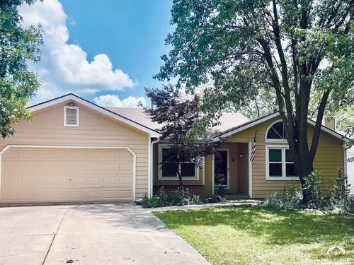 226 Tumbleweed Dr, Lawrence, KS, 66049-4143 | Card Image