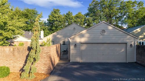 19 Abby Chase, Jeffersonville, IN, 47130-9762 | Card Image