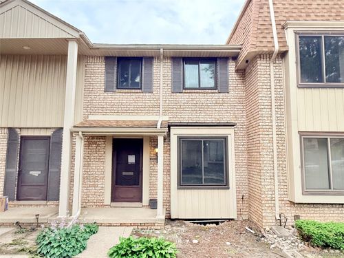 29105 Yorkshire Ln, Warren, MI, 48088-5147 | Card Image