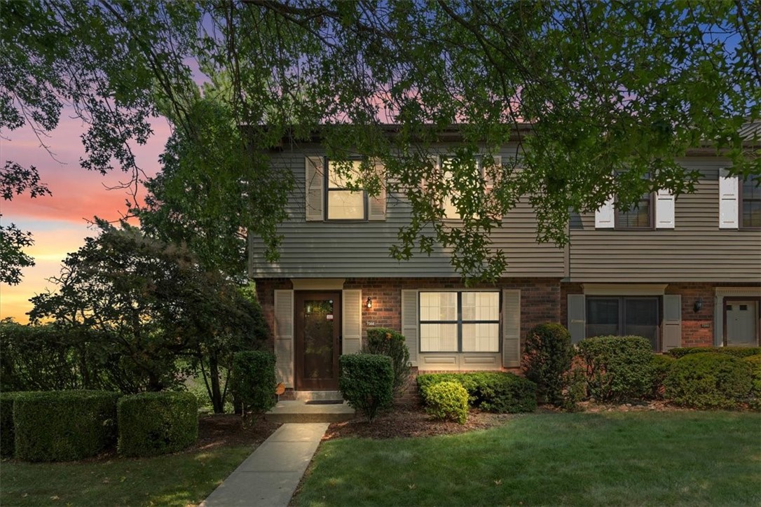 Beacon Hill Dr, Pittsburgh, PA 15221