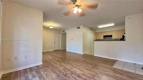 apt-203-4220 San Marino Blvd, West Palm Beach, FL, 33409-8635 | Card Image