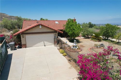 17071 Frankland Ln, Riverside, CA, 92504-8928 | Card Image