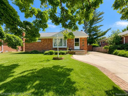 905 N Esplanade Street, Mt Clemens, MI, 48043 | Card Image