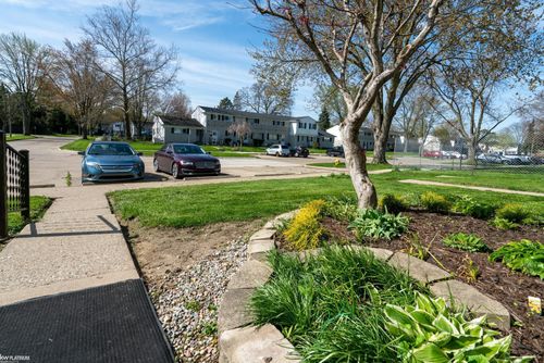 123 Mark Dr, Mount Clemens, MI, 48043-1414 | Card Image