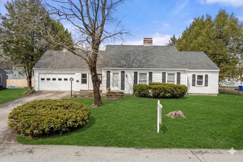 1 Walker St, Maynard, MA, 01754-1717 | Card Image