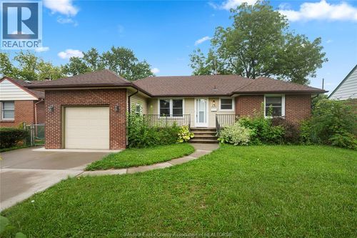 3130 Academy Dr, Windsor, ON, N9E2H4 | Card Image