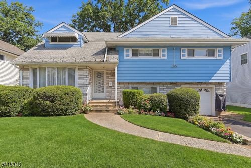 137 Voorhees St, Teaneck, NJ, 07666-6336 | Card Image