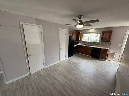 3d-1081 New Haven Rd, Naugatuck, CT, 06770-4772 | Card Image