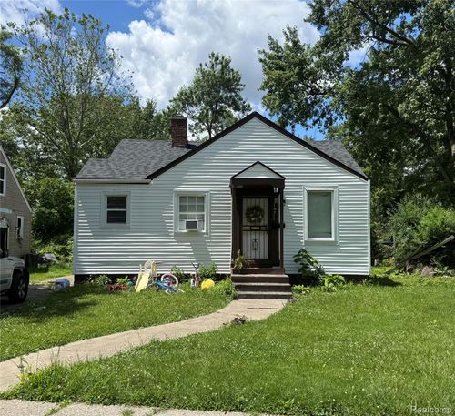 16527 Beaverland St, Detroit, MI, 48219-3702 | Card Image