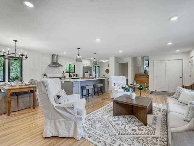 7 - Living Room.jpg | Image 7