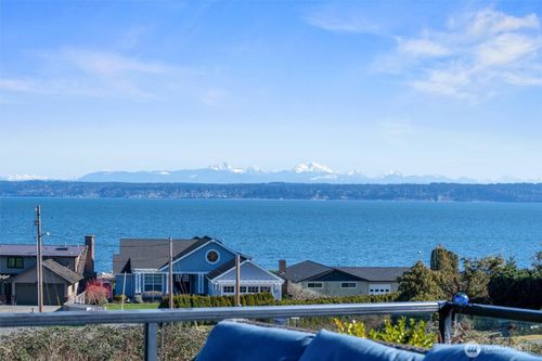 1433 Country Club Dr, Camano Island, WA, 98282-8314 | Card Image