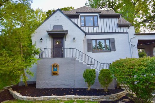 3255 Linwood Ave, Cincinnati, OH, 45226-1268 | Card Image