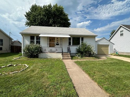 200 10th St, De Witt, IA, 52742-1445 | Card Image