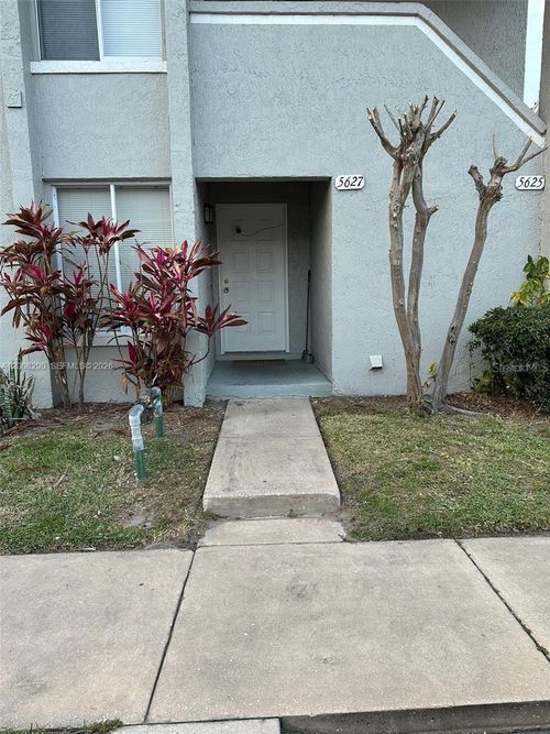 3-5627 Blue Shadows Ct, ORLANDO, FL, 32811-4728 | Card Image