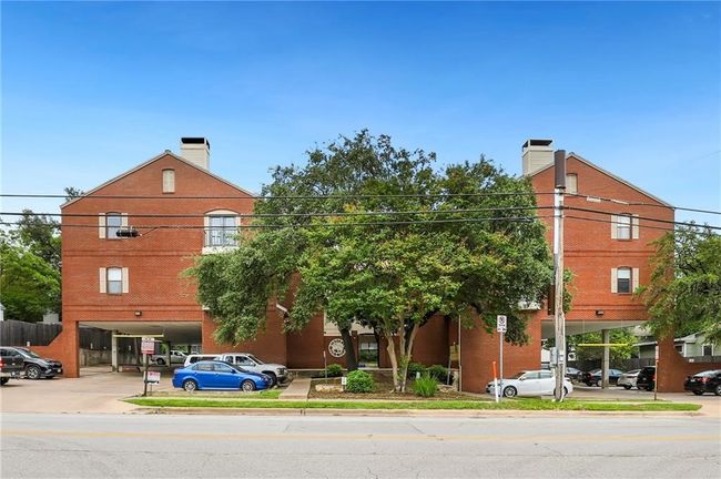 APT-103 - 106 E 30 Th St, Condo with 2 bedrooms, 2 bathrooms and 2 parking in Austin TX | Image 24