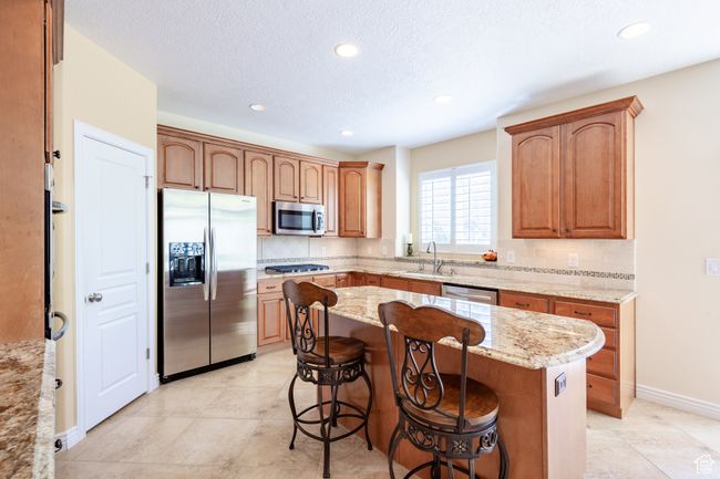 407 Clay Ln, House other with 4 bedrooms, 3 bathrooms and 3 parking in Lehi UT | Image 12