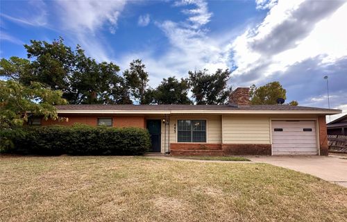 603 W Mclain St, Seymour, TX, 76380-2431 | Card Image