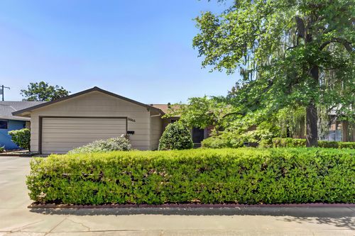 8944 New Dawn Drive, Sacramento, CA, 95829 | Card Image