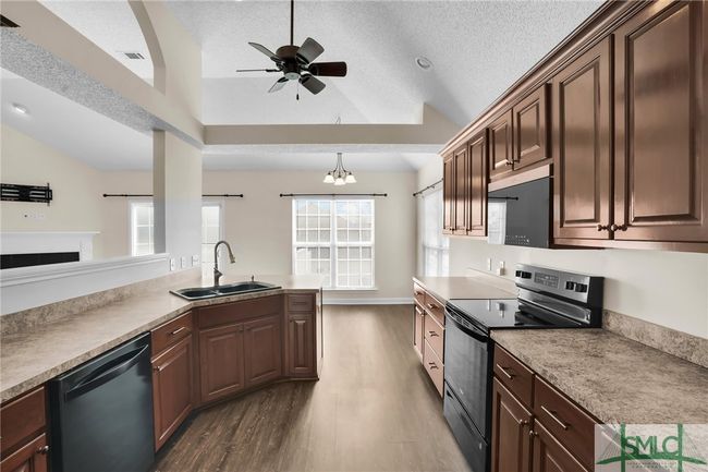 176 Byron Dr, House other with 4 bedrooms, 3 bathrooms and null parking in Richmond Hill GA | Image 12