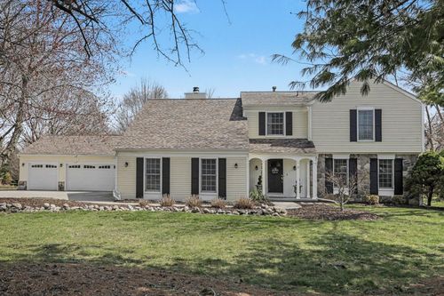 5589 Tanglewood Dr, Ann Arbor, MI, 48105-9549 | Card Image