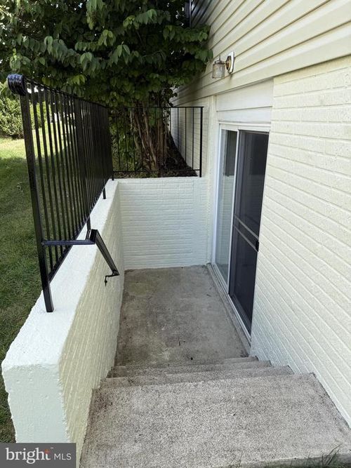3636 Osborne Dr, WARRENTON, VA, 20187-3911 | Card Image