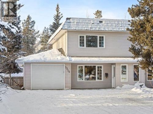 1715 Hickory St, Whitehorse, YT, Y1A4X6 | Card Image