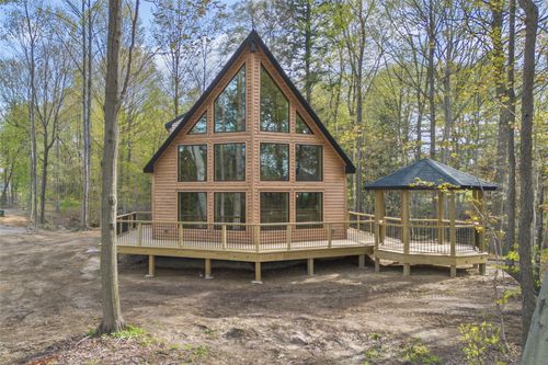 8498 E Lake Rd, Erie, PA, 16511-1641 | Card Image