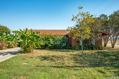 300 N Wright St, Poth, TX, 78147-0420 | Card Image